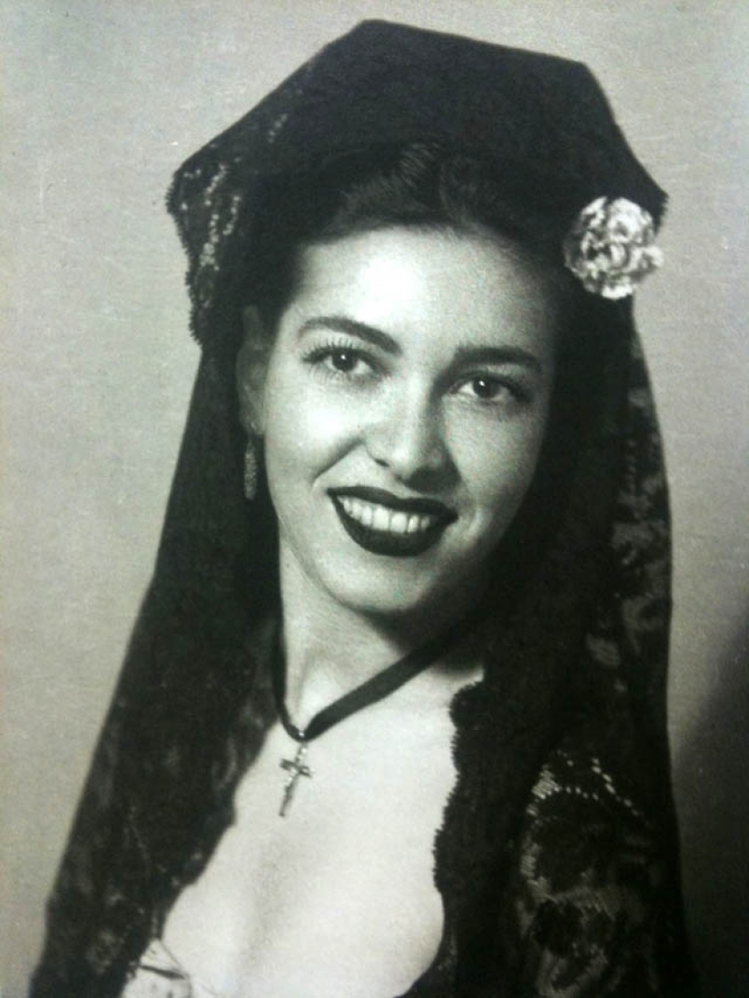 Turkey's first female photographer and her extravagant models