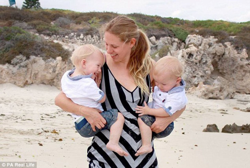 Two Little Mermaids: Disney-obsessed girlfriends have grown silicone tails and swim with sharks Two Little Mermaids: Disney-obsessed girlfriends have grown silicone tails and swim with sharks