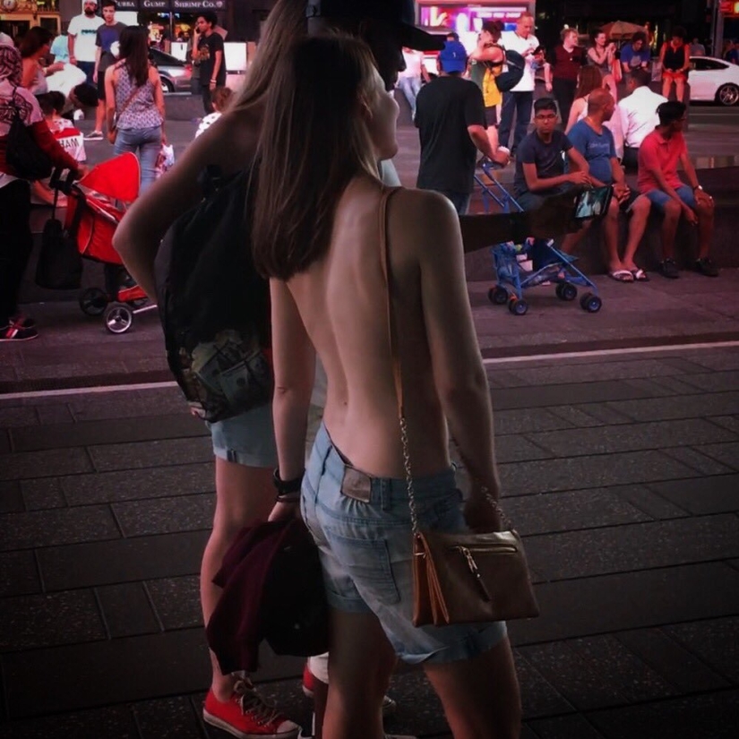 Two Russian feminists walked through the center of New York, exposing their breasts