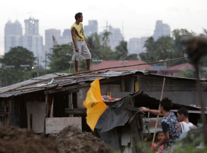 Typhoon Haiyan claimed the lives of more than 10 thousand people Typhoon Haiyan claimed the lives of more than 10 thousand people