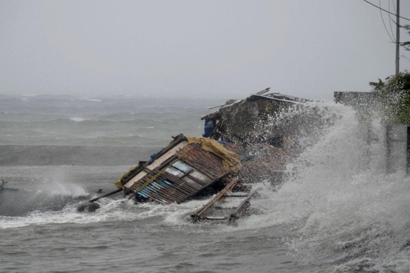 Typhoon Haiyan claimed the lives of more than 10 thousand people Typhoon Haiyan claimed the lives of more than 10 thousand people