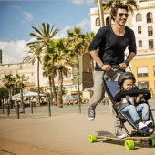 ¡Un cochecito de longboard divertirá tanto a los niños como a los padres!