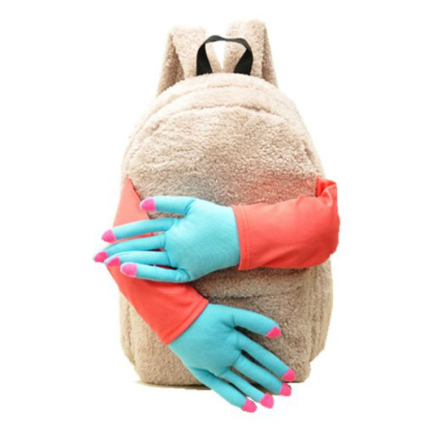 ¿Un día duro en el trabajo? Una mochila de felpa te abrazará y te consolará
