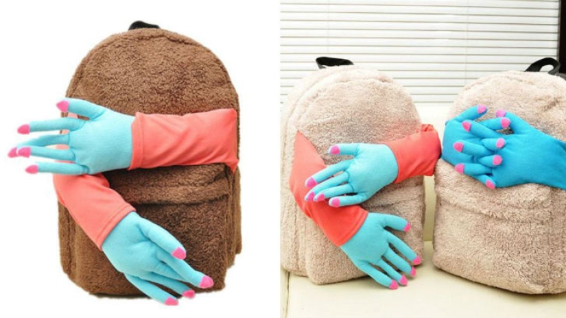 ¿Un día duro en el trabajo? Una mochila de felpa te abrazará y te consolará