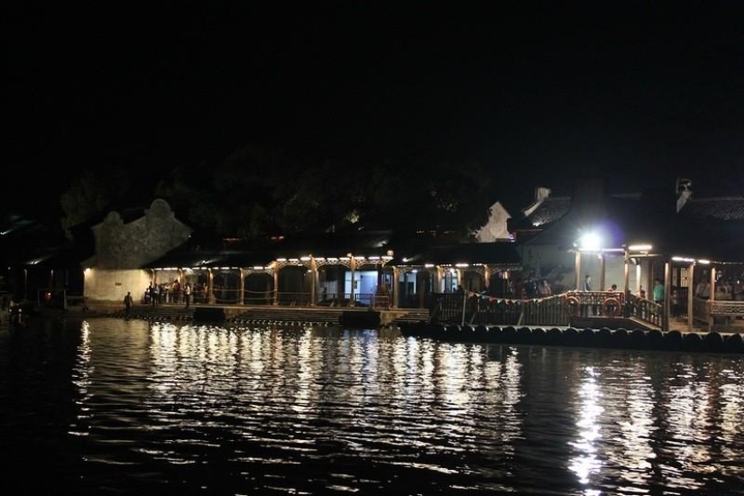 Un día en la "Venecia China" Un día en la "Venecia China"