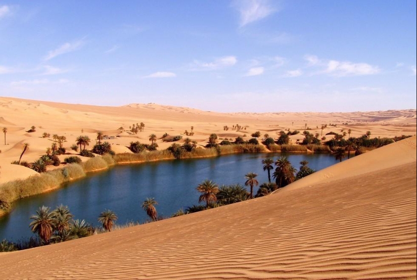 Un fabuloso oasis en el desierto africano: los lagos de Ubari