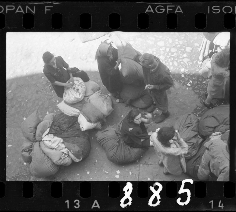 Un fotógrafo judío capturó la vida en un gueto de la Polonia ocupada bajo su propio riesgo