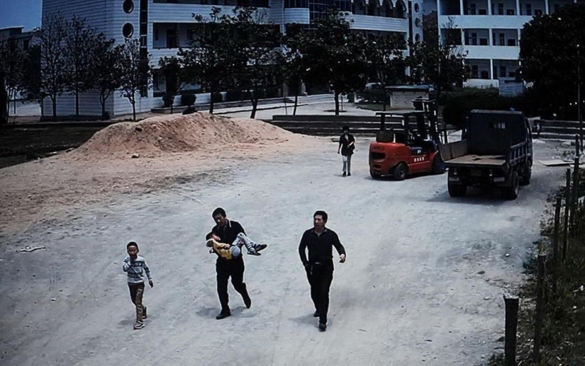 Un hombre con un cuchillo atacó a escolares en China