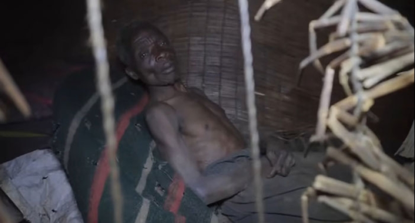 Un hombre ruandés pasa 55 años aislado y quiere “asegurarse de que las mujeres no se acerquen más” Un hombre ruandés pasa 55 años aislado y quiere “asegurarse de que las mujeres no se acerquen más”