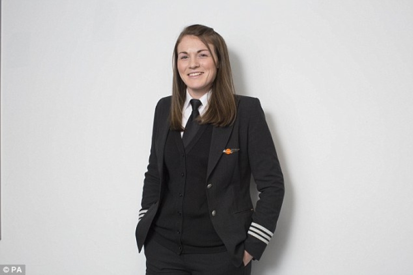 Una británica de 26 años es la capitana de avión más joven del mundo