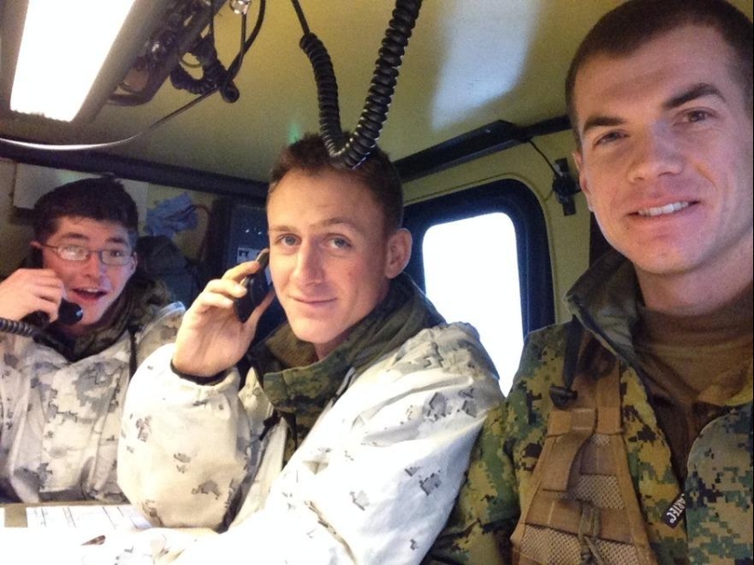 Una colección de fotos de soldados de diferentes países se ha convertido en un verdadero éxito en las redes sociales. Una colección de fotos de soldados de diferentes países se ha convertido en un verdadero éxito en las redes sociales.