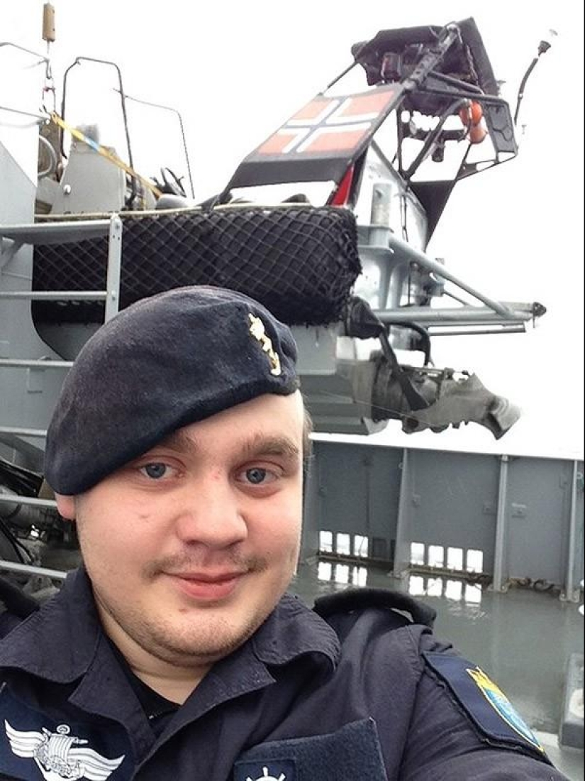 Una colección de fotos de soldados de diferentes países se ha convertido en un verdadero éxito en las redes sociales. Una colección de fotos de soldados de diferentes países se ha convertido en un verdadero éxito en las redes sociales.