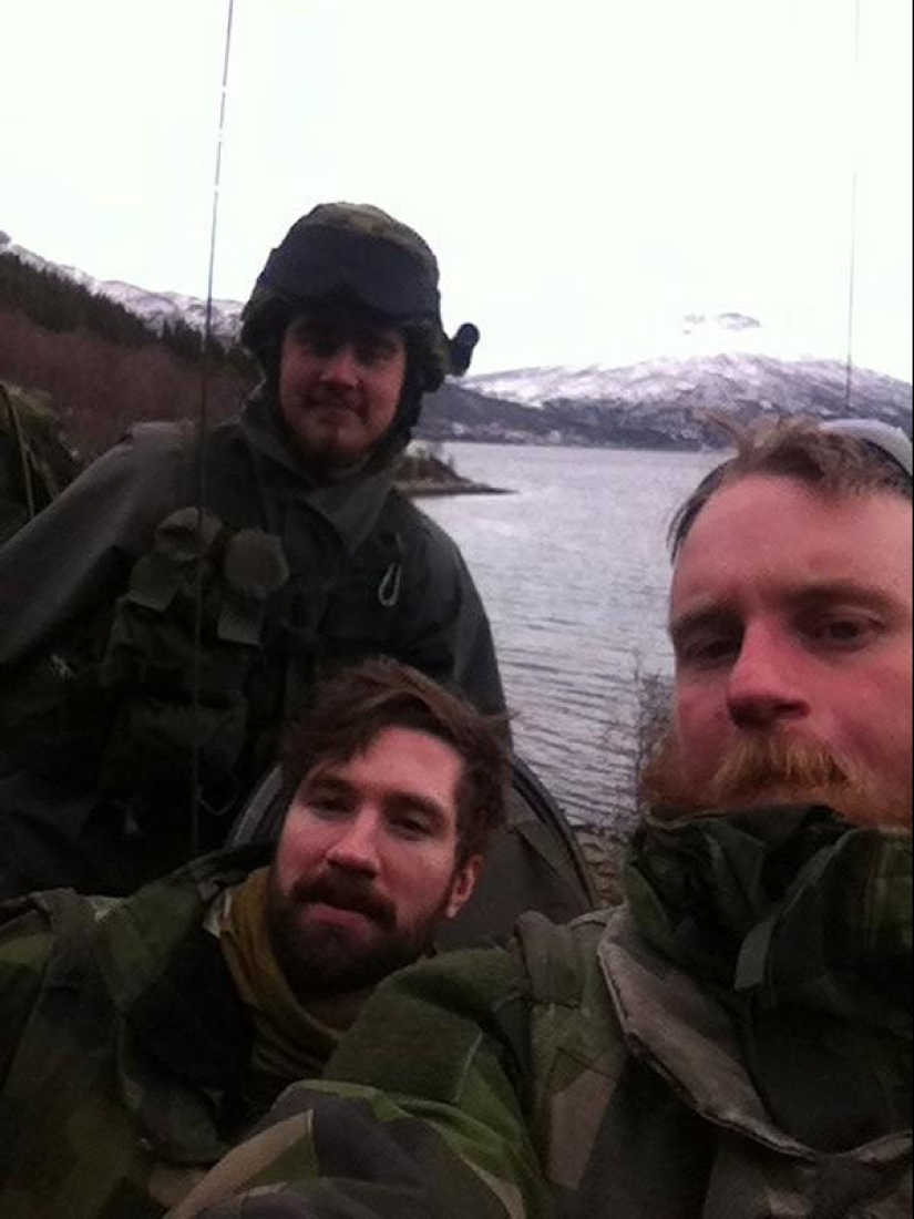 Una colección de fotos de soldados de diferentes países se ha convertido en un verdadero éxito en las redes sociales. Una colección de fotos de soldados de diferentes países se ha convertido en un verdadero éxito en las redes sociales.