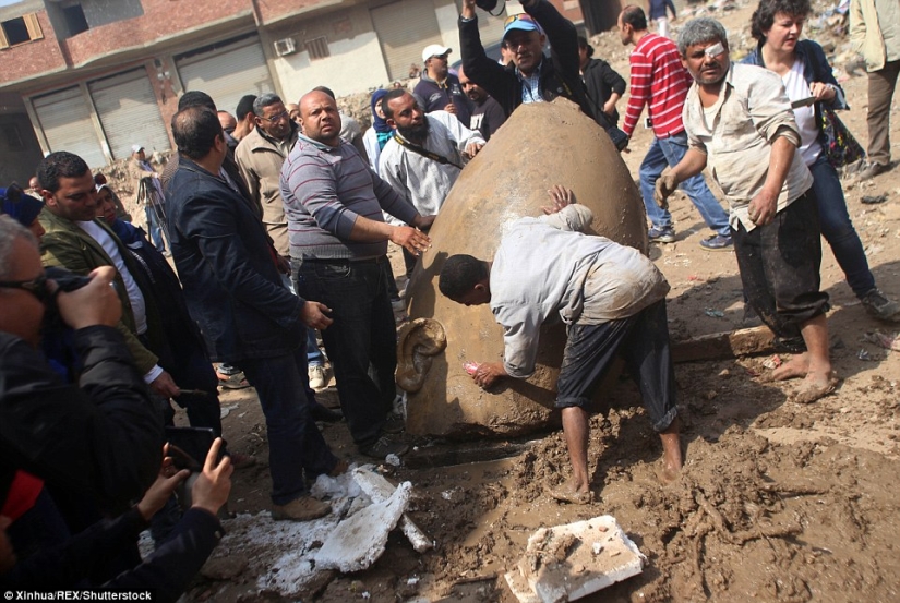 Una estatua de 3.000 años de antigüedad del faraón Ramsés II ha sido encontrada en El Cairo