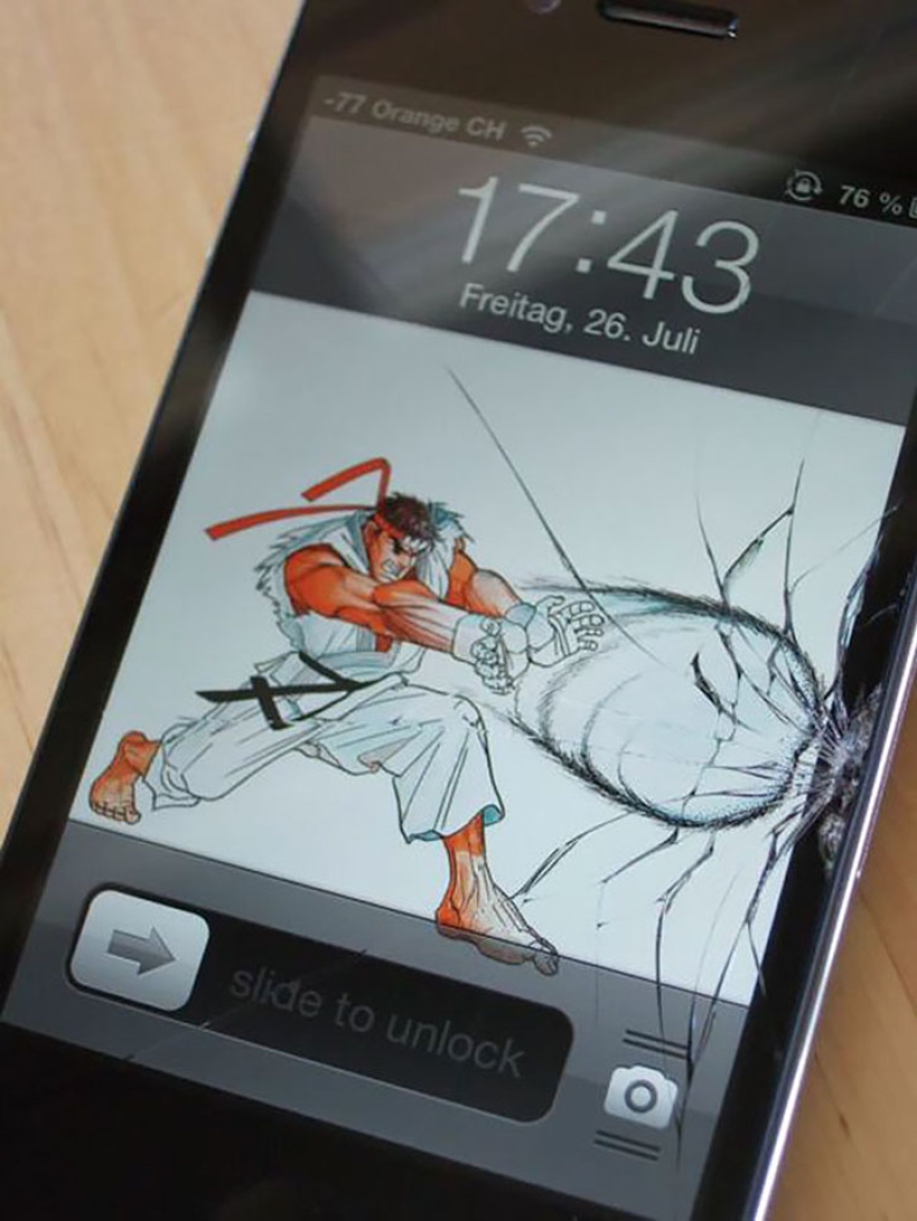 Una forma creativa de "arreglar" una pantalla de teléfono inteligente irremediablemente rota