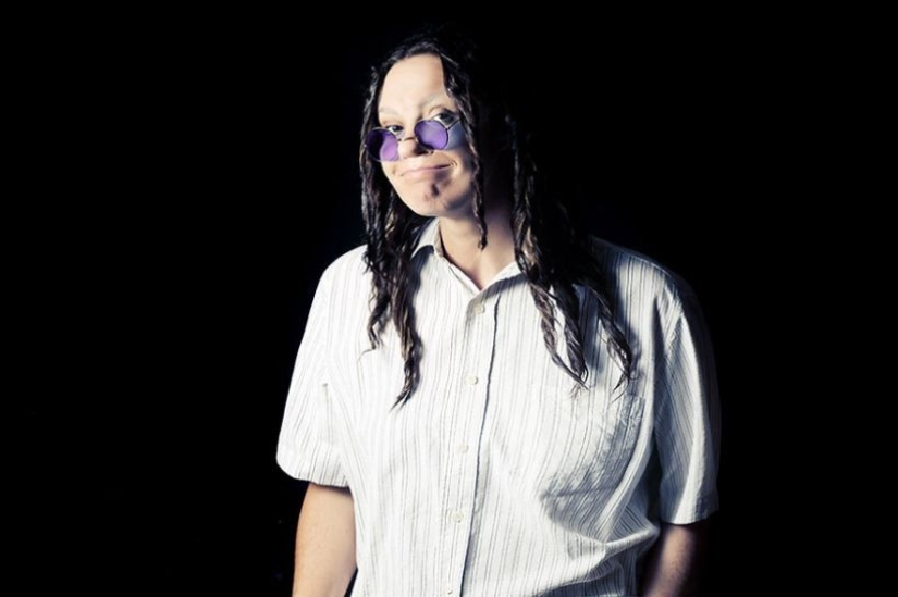 Una mujer reencarnada sin ayuda como 15 personalidades famosas Una mujer reencarnada sin ayuda como 15 personalidades famosas