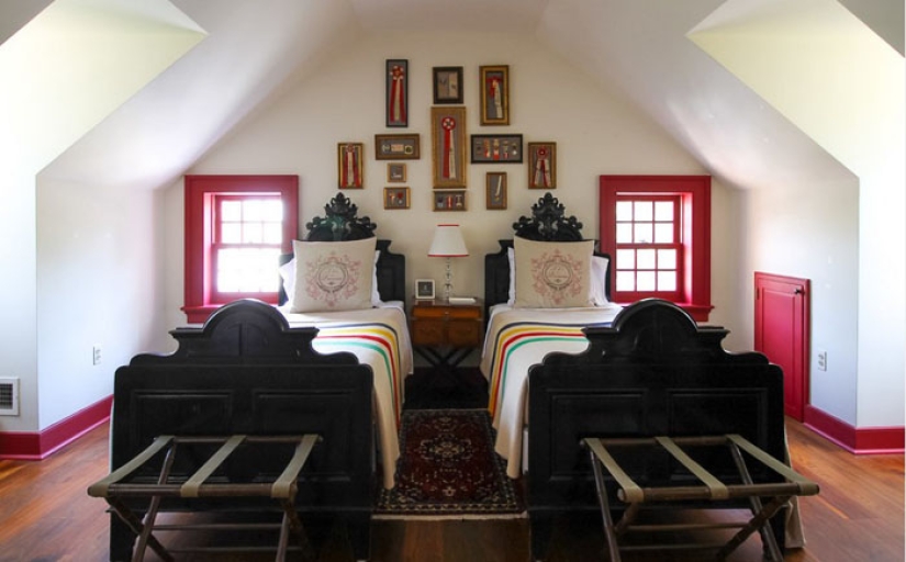 Una pareja reconstruyó la casa al estilo romántico de Jane Austen