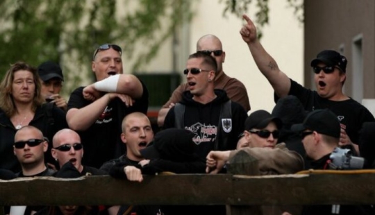 Una película de acción al estilo gachimuchi, o cómo un actor porno gay golpeó a 35 neonazis