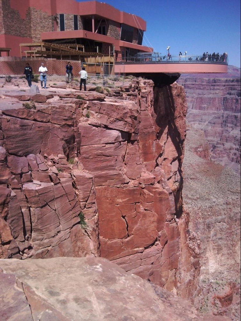 Una vista vertiginosa: la plataforma de cristal sobre el Gran Cañón