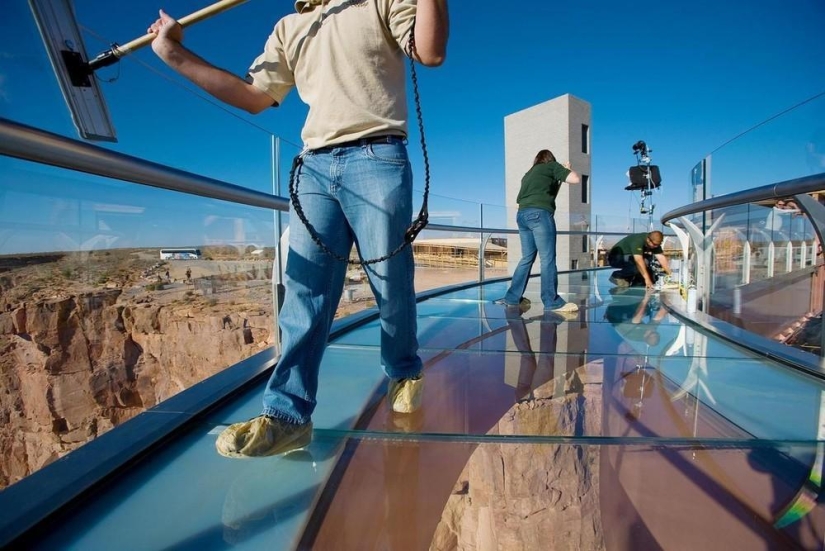 Una vista vertiginosa: la plataforma de cristal sobre el Gran Cañón