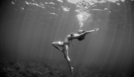 Underwater with Mika Kamara