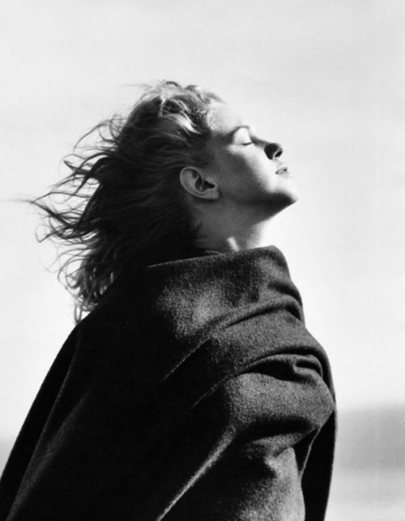 Unidentified beach photos of Marilyn Monroe taken by her lover