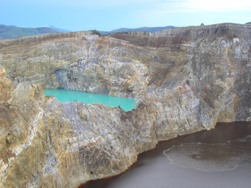 Unique tricolor lakes in the crater of the Kelimutu volcano Unique tricolor lakes in the crater of the Kelimutu volcano