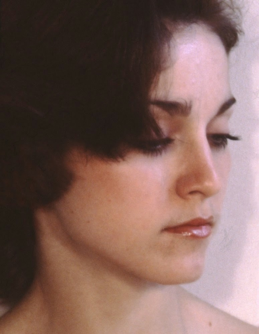 Unknown footage from the candid photo shoot of 18-year-old Madonna