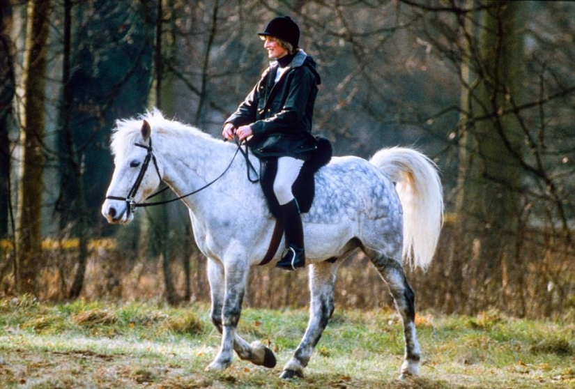 Unknown photos of Princess Diana before bulimia and divorce