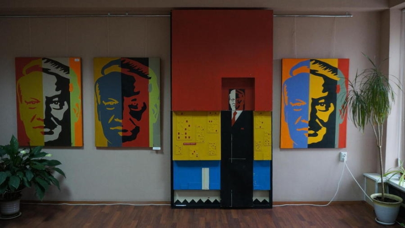 Ural Carriage Works - frescos y pinturas