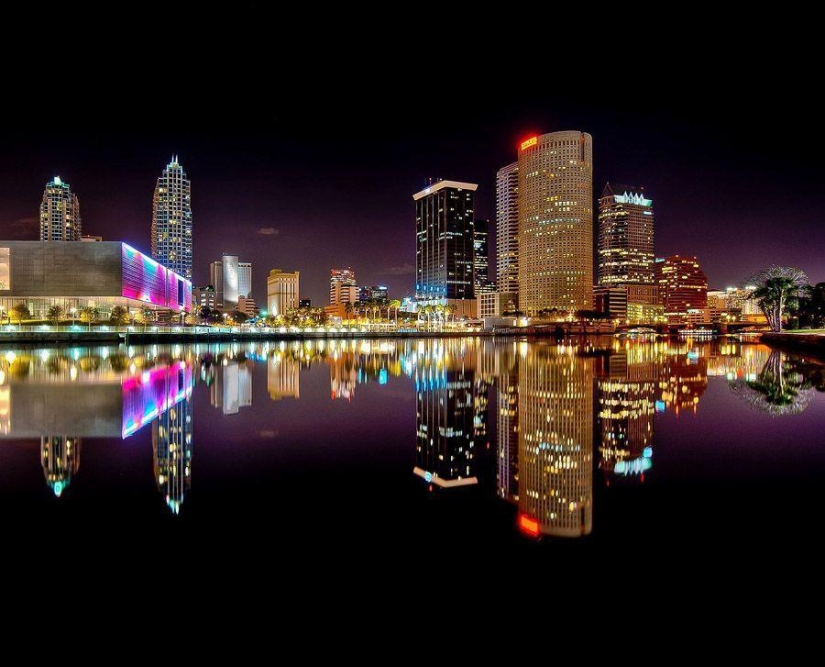 Urban Looking Glass: Reflections of Megacities