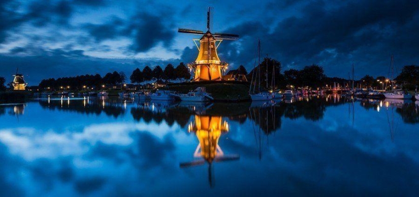 Urban Looking Glass: Reflections of Megacities