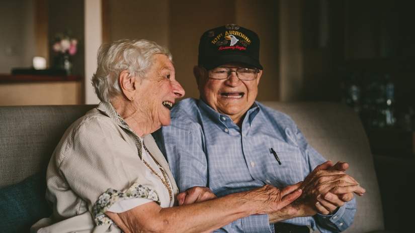 Veterano de guerra encontró a su amada al otro lado del mundo después de 70 años Veterano de guerra encontró a su amada al otro lado del mundo después de 70 años