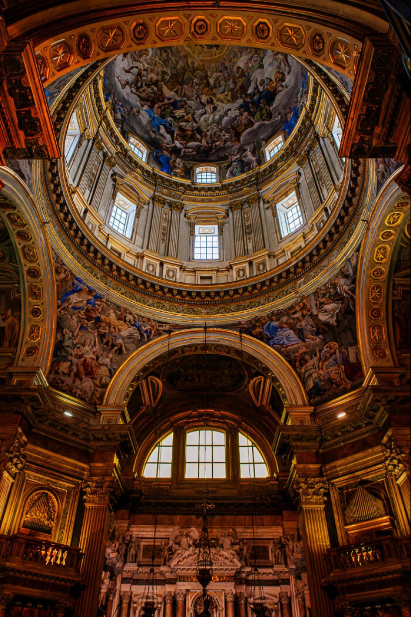 Viajé a Nápoles y aquí están las 20 mejores fotos que tomé allí Viajé a Nápoles y aquí están las 20 mejores fotos que tomé allí