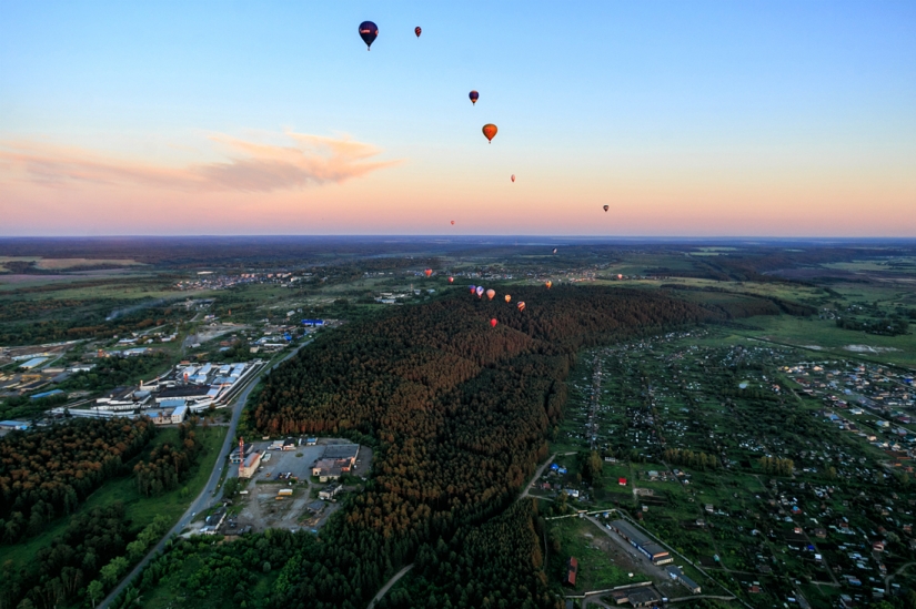 View from the basket: "Heavenly Fair of the Urals" in the Perm Region View from the basket: "Heavenly Fair of the Urals" in the Perm Region