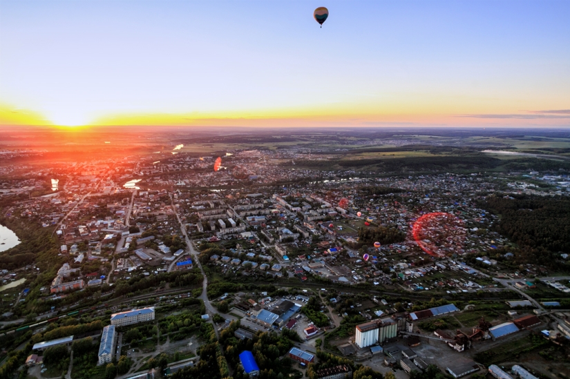 View from the basket: "Heavenly Fair of the Urals" in the Perm Region View from the basket: "Heavenly Fair of the Urals" in the Perm Region