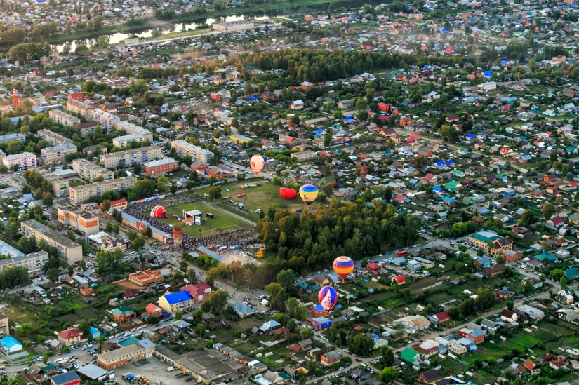 View from the basket: "Heavenly Fair of the Urals" in the Perm Region View from the basket: "Heavenly Fair of the Urals" in the Perm Region