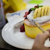 Vinyl dishes: Inedible, but beautiful Vinyl dishes: Inedible, but beautiful
