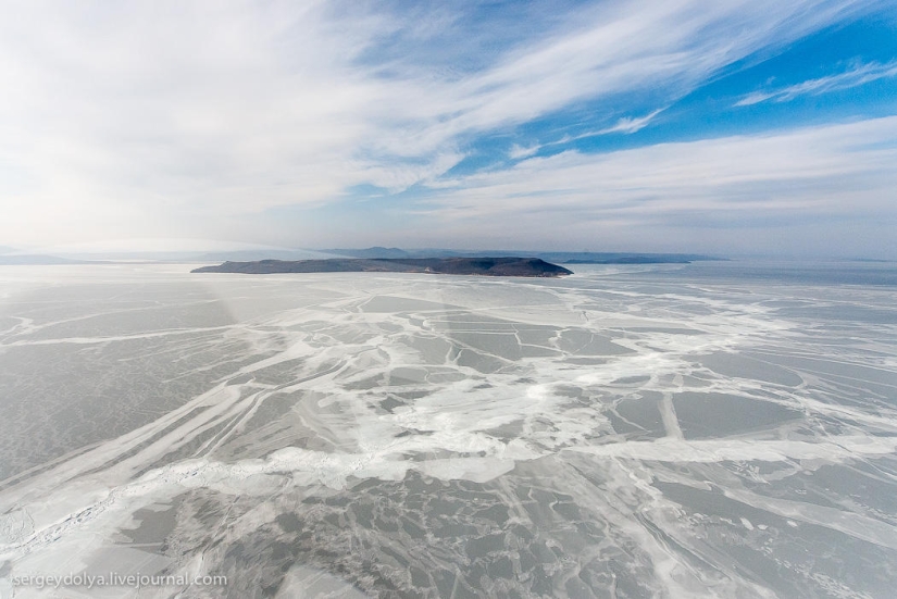 Vladivostok, isla rusa y la costa desde un helicóptero Vladivostok, isla rusa y la costa desde un helicóptero