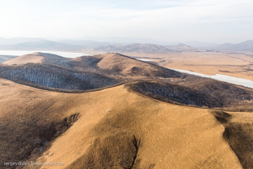 Vladivostok, isla rusa y la costa desde un helicóptero Vladivostok, isla rusa y la costa desde un helicóptero