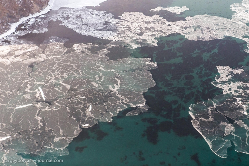 Vladivostok, isla rusa y la costa desde un helicóptero Vladivostok, isla rusa y la costa desde un helicóptero