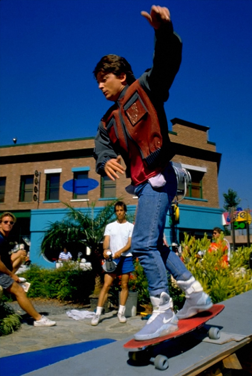 Volar en la realidad: cómo disparar patines voladores para el éxito de taquilla "Regreso al futuro 2" Volar en la realidad: cómo disparar patines voladores para el éxito de taquilla "Regreso al futuro 2"