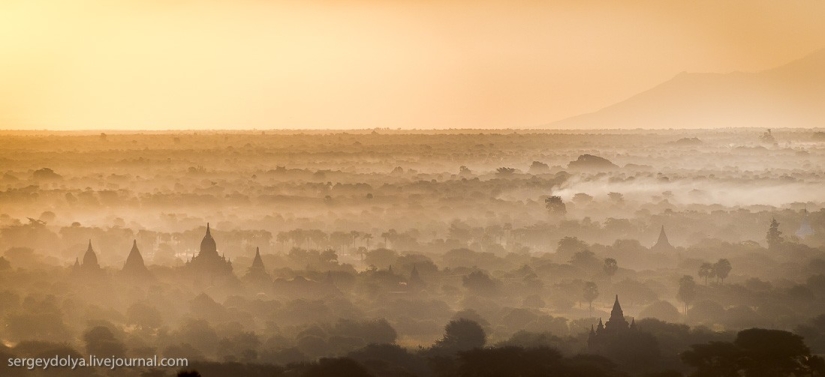 Vuelo en globo aerostático sobre Bagan