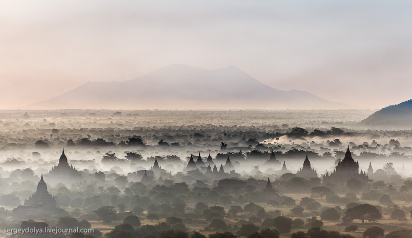 Vuelo en globo aerostático sobre Bagan