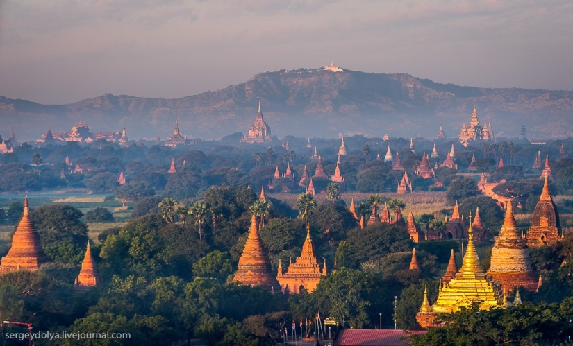 Vuelo en globo aerostático sobre Bagan