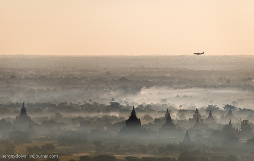 Vuelo en globo aerostático sobre Bagan