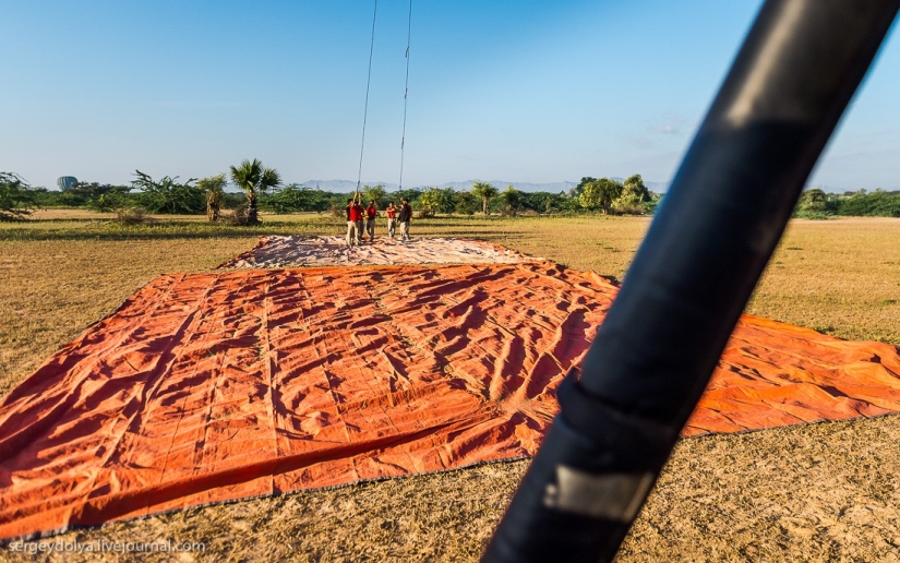 Vuelo en globo aerostático sobre Bagan
