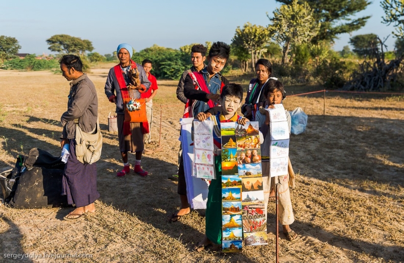 Vuelo en globo aerostático sobre Bagan