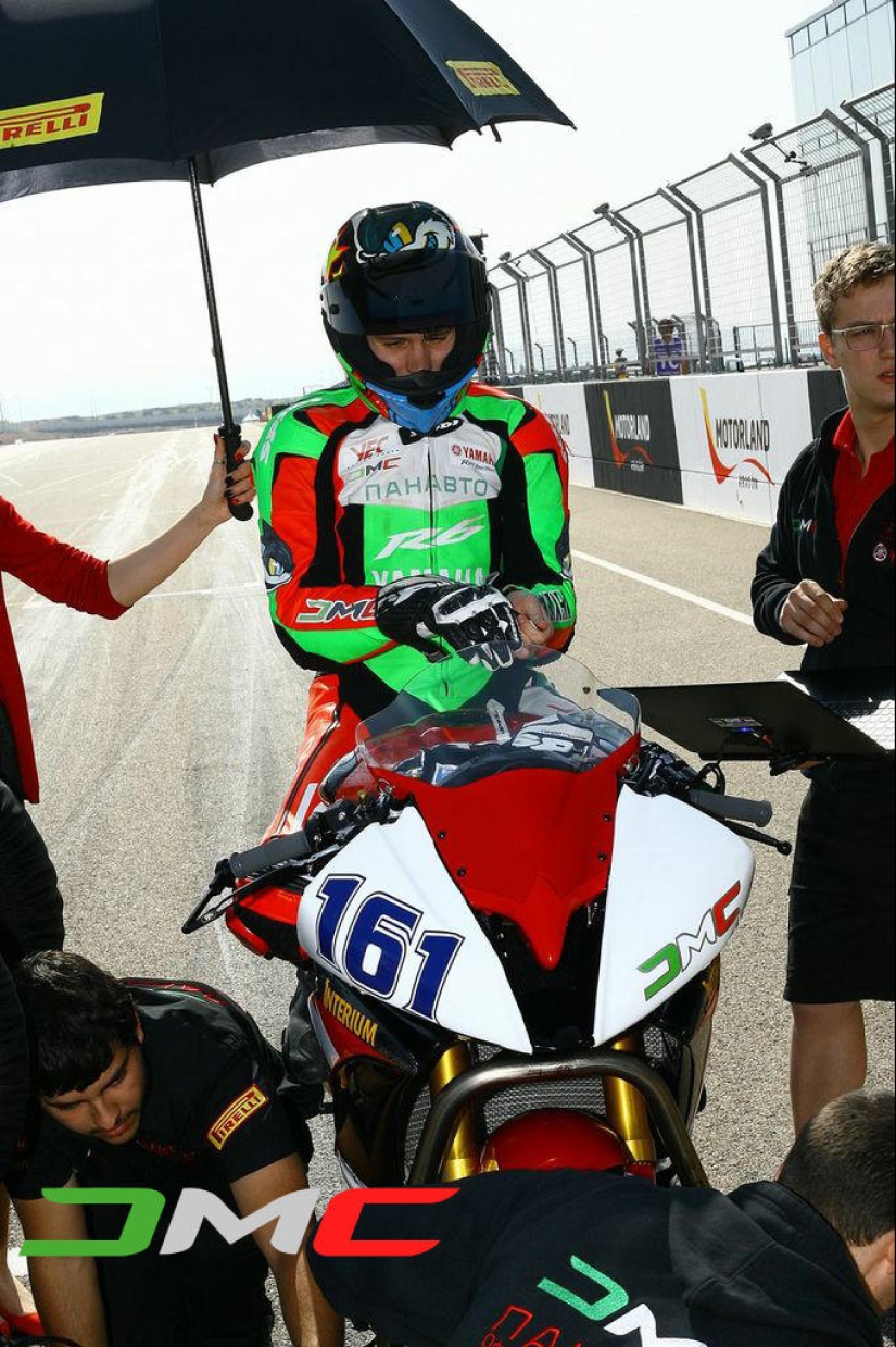 Vuelos tierra en la carrera del Mundo de Supersport en Aragón