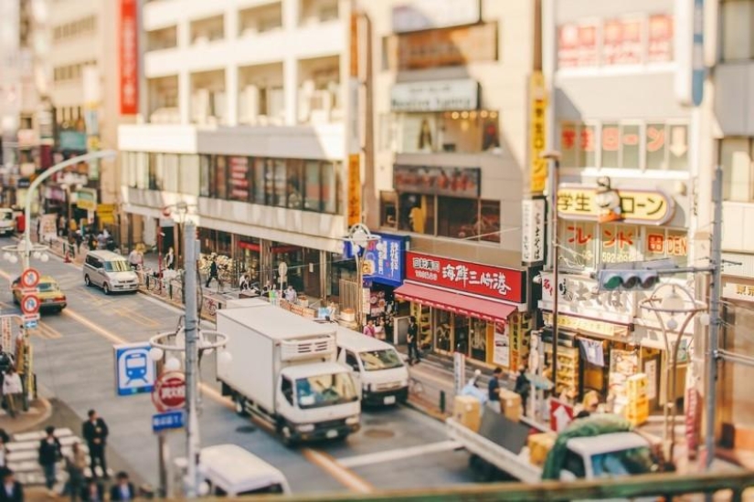Walk through miniature Tokyo with a master of tilt-shift photography Walk through miniature Tokyo with a master of tilt-shift photography